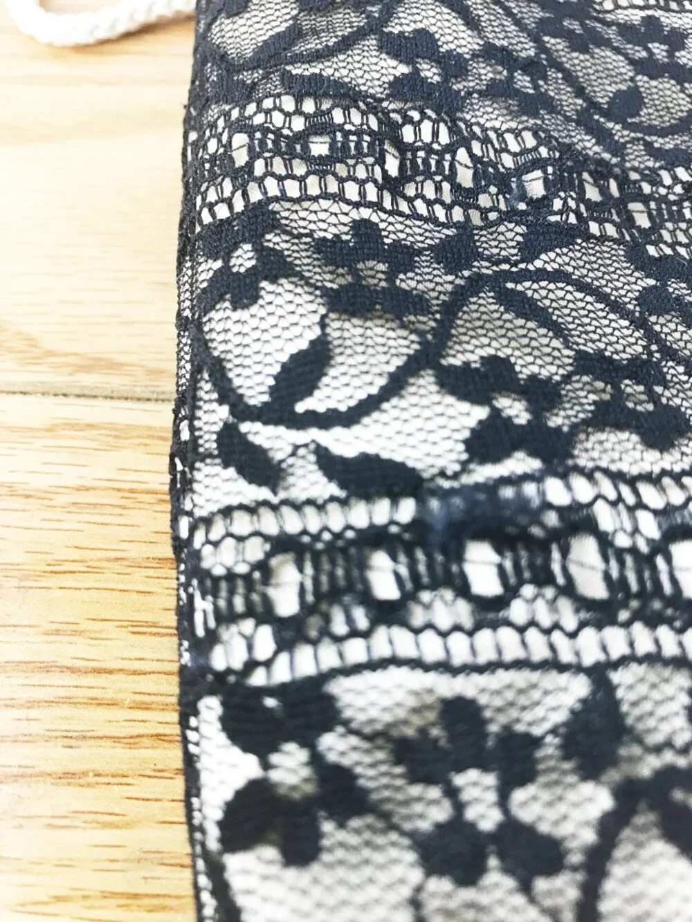 Ken Lady Black Lace Evening Clutch – Champagne Satin, Gunmetal Frame & Cord Stra